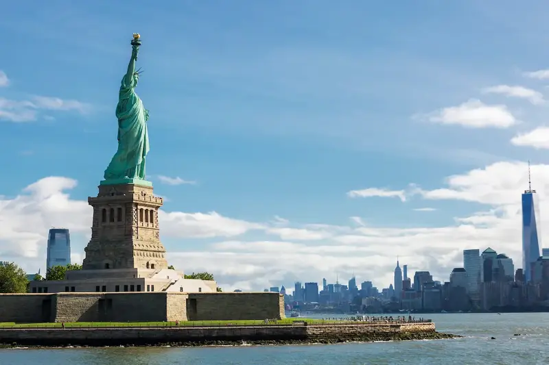 Comprehensive Guide to Car Shipping in New York with Lynx Auto Transport